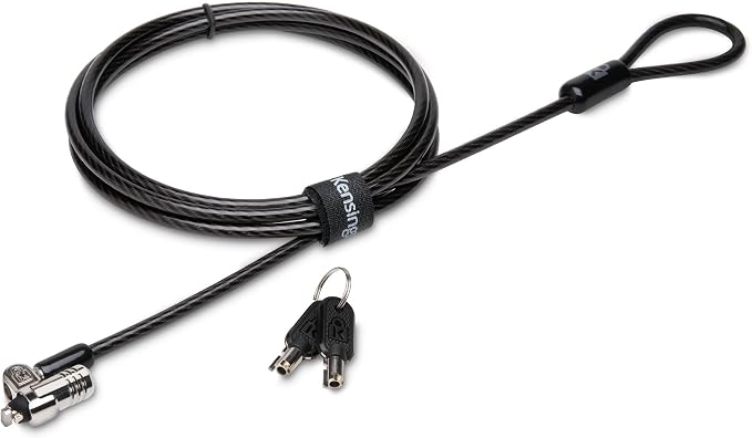Candado con llave Kensington MicroSaver 2.0 de acero al carbono anclado a la ranura de seguridad de un ordenador portátil
